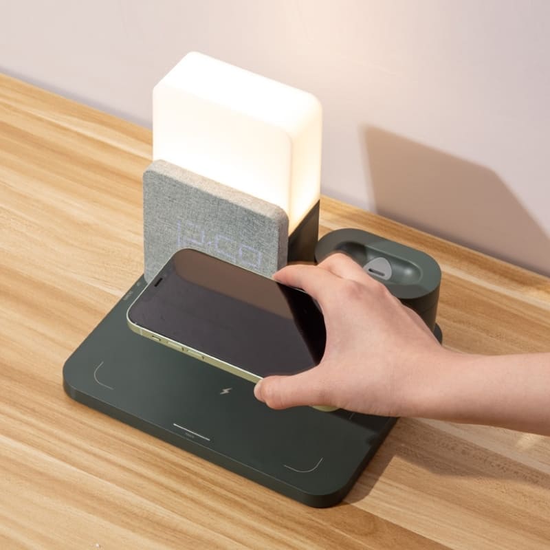 Lampe de table et réveil à chargeur à induction